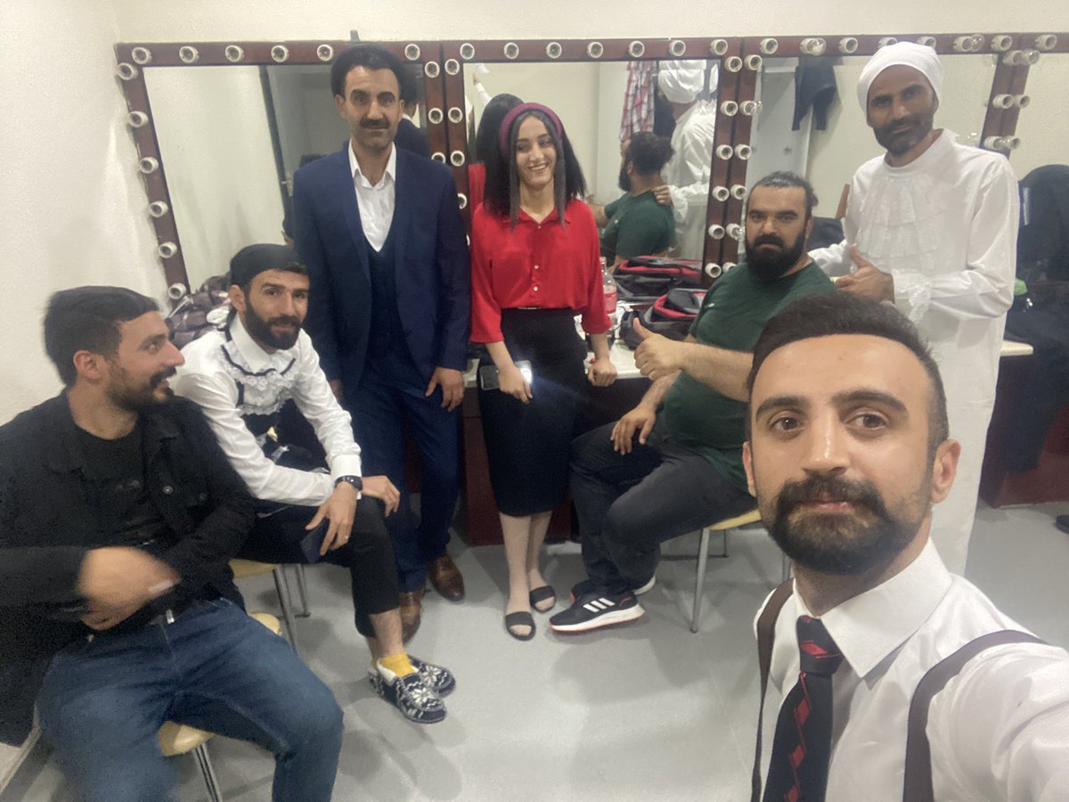 “NİWÊŞ NİWÊŞİ” oyunumuzla BURSA ve İSTANBUL turnemizi tamamladık. Gösterilerimizde bizleri yalnız bırakmayan tüm seyircilerimize şükranlarımızla. İyi ki varsınız..🤗❤️

#ŞehriBingölTiyatrosu 🎭