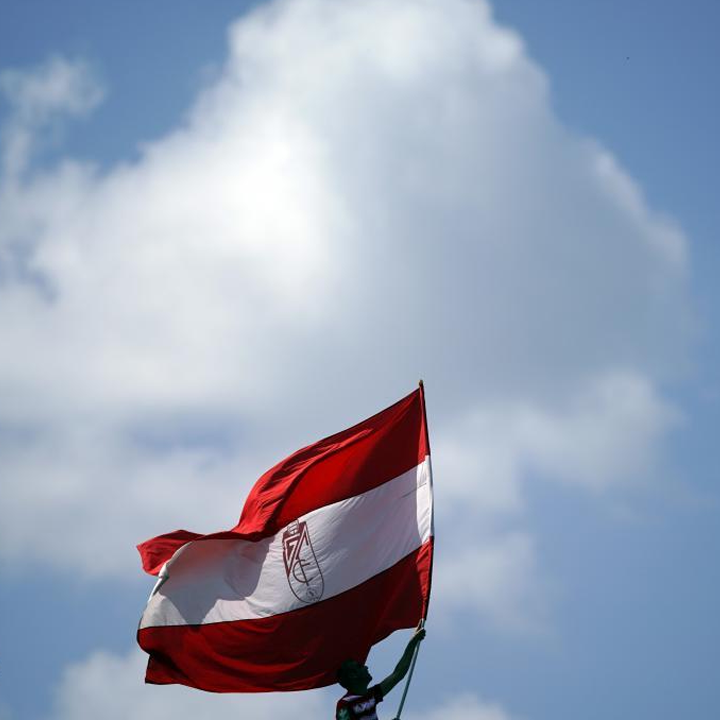 😥El <a href="/GranadaCF/">Granada CF ❤️⚪️</a> ha descendido a Segunda División.

❤️🤍Mucho ánimo a toda su afición, a sus jugadores y su cuerpo técnico.

💪🏽Volveréis muy pronto a primera con <a href="/FranVinuela/">Fran Viñuela</a> y <a href="/jorgedelachica/">Jorge de la Chica</a>.