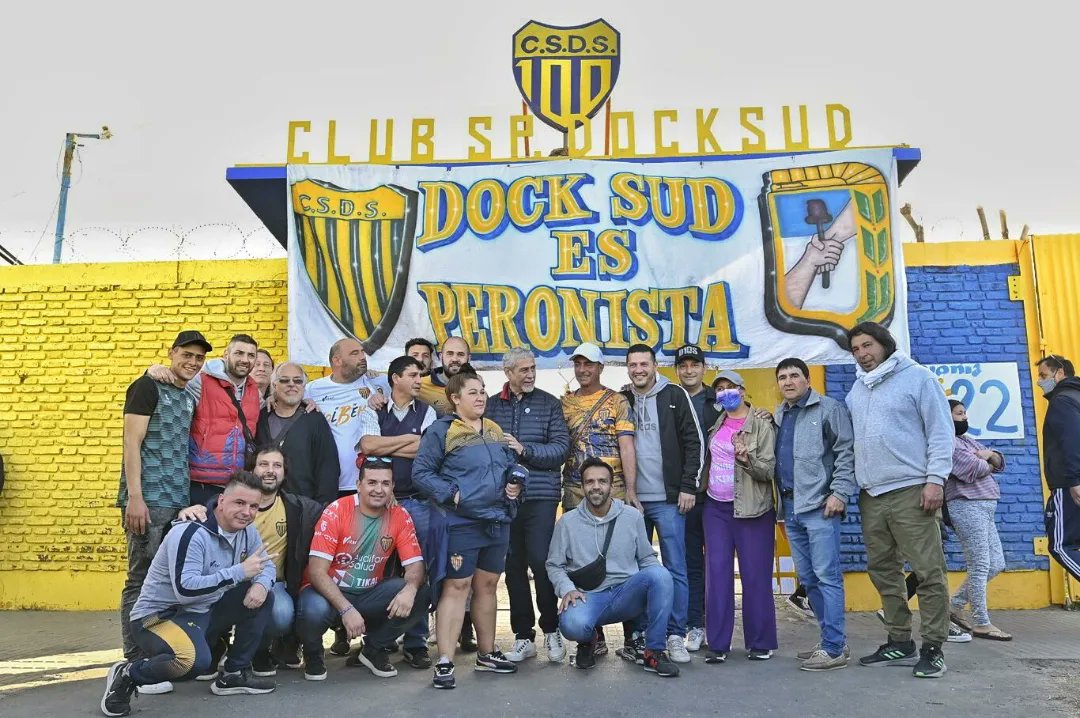 ElDockeOficial's tweet photo. #OrgulloDockSud⚽🇺🇦

Se lleva a cabo la jornada Orgullo Dock Sud y el stand del Docke es de los más visitados.
Venite y disfruta en familia junto a todos los vecinos. 

#VamosDocke💪🏻🇺🇦 https://t.co/gWMaNS0Ytx