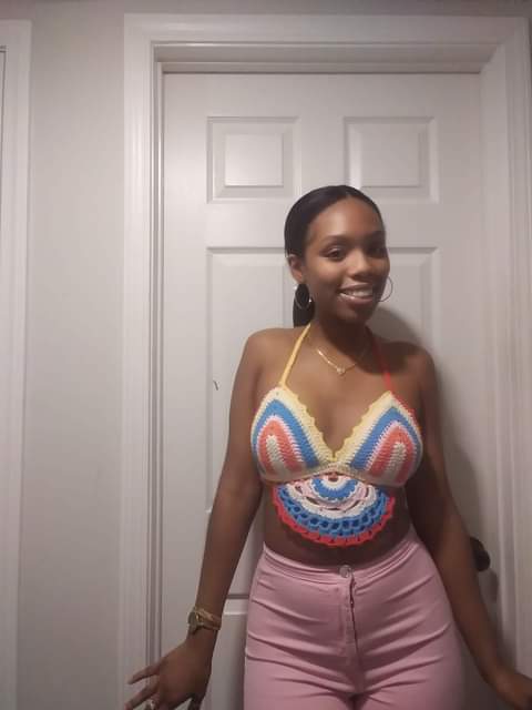 chantelunique's tweet photo. Wearing my "Never basic" crop top #Periodt #summer #crochet https://t.co/s2kjcTT0PX