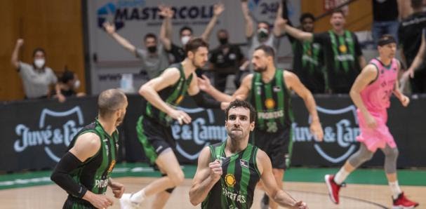 somhipenya's tweet photo. 💥 SORTEIG PLAY-OFF💥

🎟️ 3 ENTRADES DOBLES pel @Penya1930 🆚 @CB1939Canarias 

🏟️ Dijous 26 a les 21:00h a l'Olímpic de Badalona

1️⃣ Fes RT a aquest tweet

2️⃣ Segueix-me a Twitter

🥇 Dilluns a la nit els guanyadors! https://t.co/rZTAioEoEW