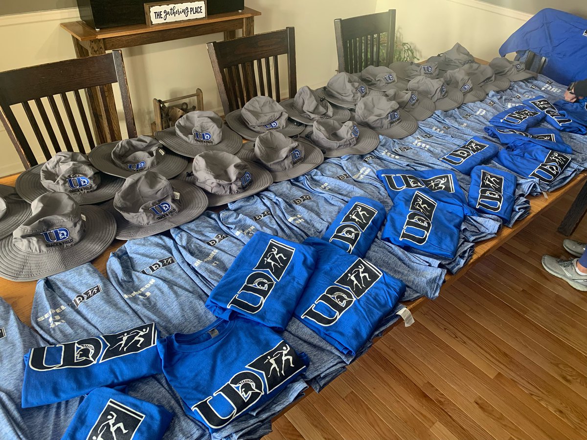 UDTFXC's tweet photo. ๐ชก Fresh Fit NCAA Kit ๐งข
Travel gear prepped and ready for the NCAA crew! #lookgood #feelgood #competegood
Special thanks to @envisiontees for the speedy turnaround!
#UDTFXClothes https://t.co/0jSdx1fuRO