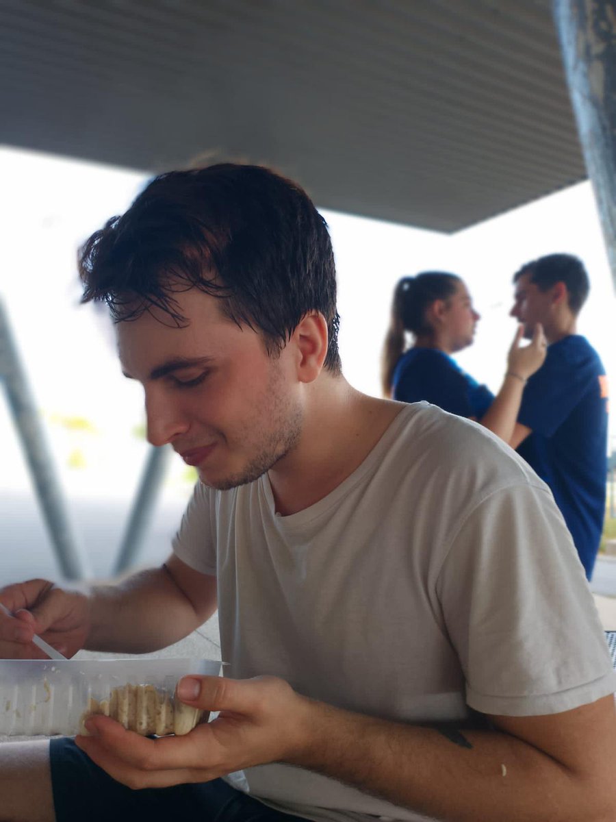 baptistechrmy's tweet photo. Légendez cette photo https://t.co/RXmprNzCSr