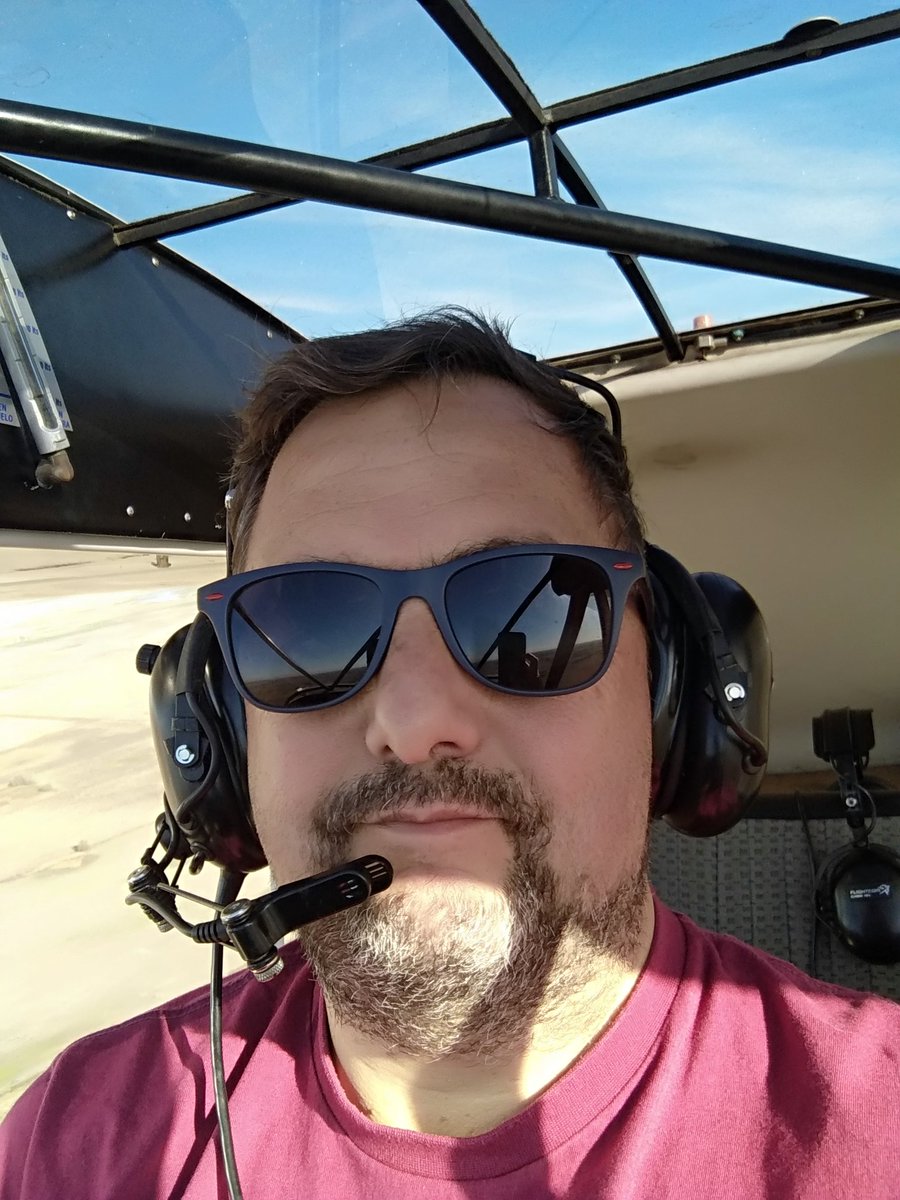gresia75's tweet photo. Sábado de Aero en 25. Asado y vuelo. Camaradería admirable!!! https://t.co/2VXz7X8pZZ
