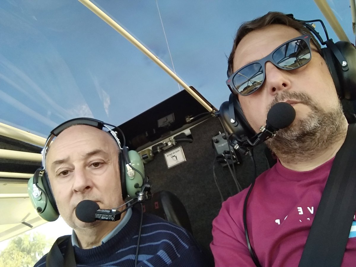 gresia75's tweet photo. Sábado de Aero en 25. Asado y vuelo. Camaradería admirable!!! https://t.co/2VXz7X8pZZ