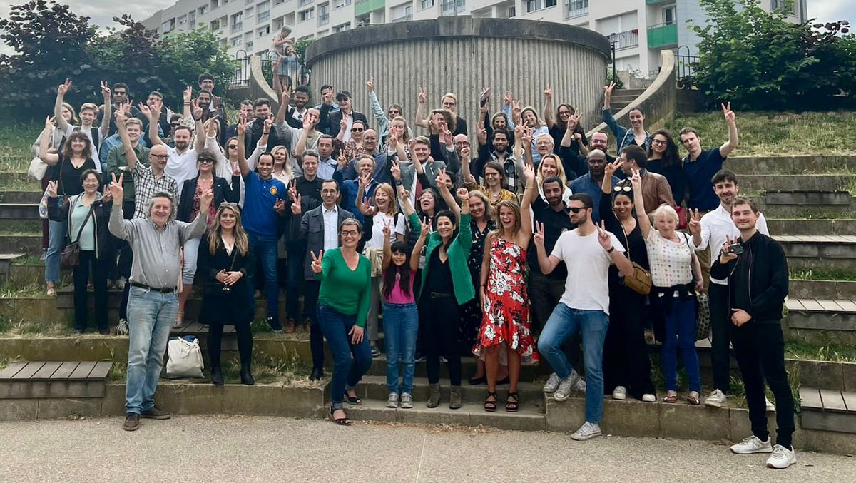 Guenanen01's tweet photo. 🚀💪 Autour d’ @OliviaPolski et @Celine_Hervieu pour faire basculer la #circo7511 à gauche avec la #NUPES ♥️ ! Merci à @carine_petit, aux nombreux militants de tous les partis de gauches et élus (de #Paris14 et d’ailleurs) présents cet après midi ! #AvecOlivia https://t.co/mfJBGQZanp