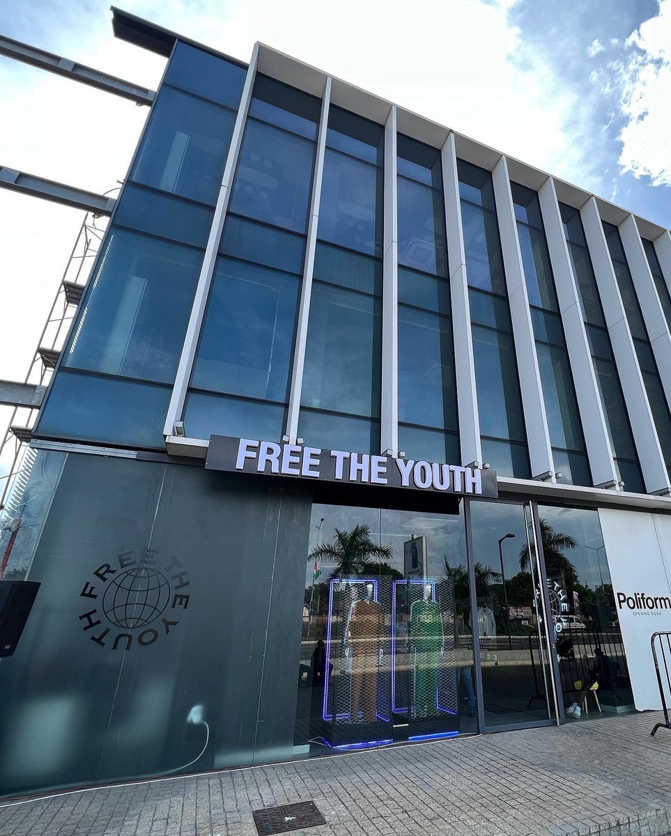 joeylitONAIR's tweet photo. When dreams come true! Free The Youth first Flagship Store in Accra, Ghana opened now!!!🇬🇭🇬🇭🇬🇭 https://t.co/eMNzm0ho24