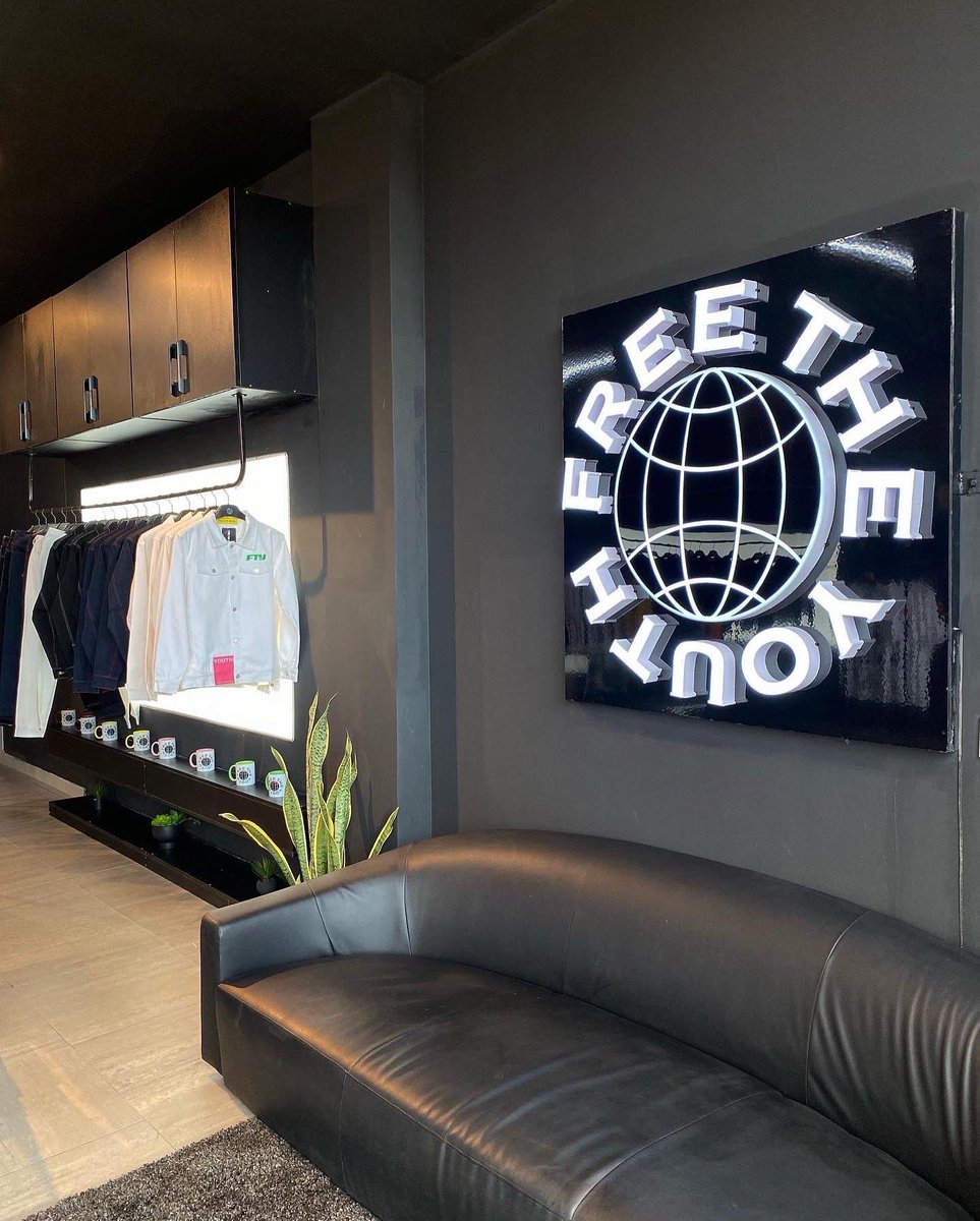 joeylitONAIR's tweet photo. When dreams come true! Free The Youth first Flagship Store in Accra, Ghana opened now!!!🇬🇭🇬🇭🇬🇭 https://t.co/eMNzm0ho24