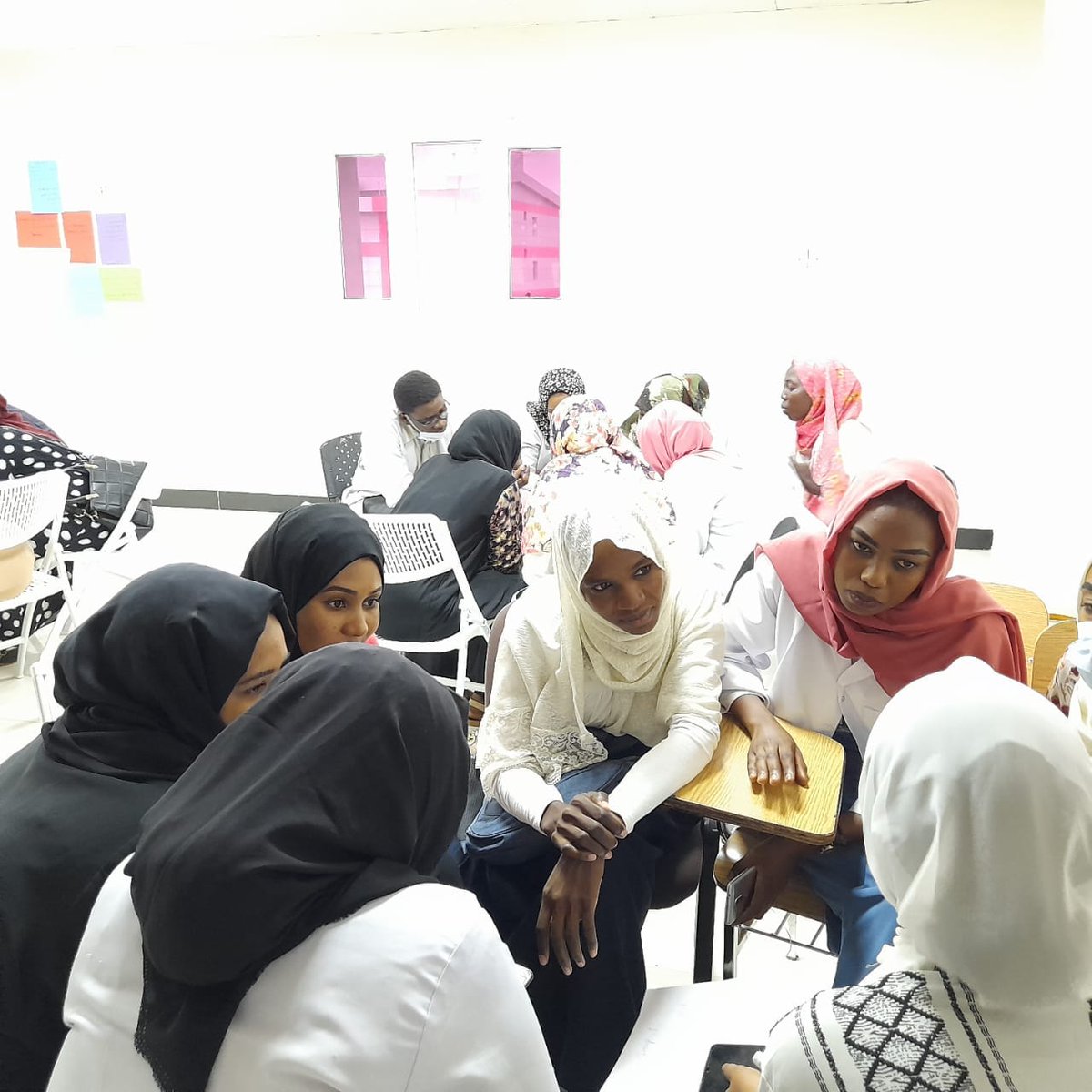 activetcsudan's tweet photo. بالتعاون مع مركز الصحة العامة انطلاق الدورة التدريبية لبرنامج مكافحة العدوى بمستشفي الراقي الجامعي
 استهدفت الدورة عدد من الممارسين الصحيين ( الاطباء ، فريق التمريض ، اختصاصي المختبرات الطبية والصحه العامة ) وشكل الدارسين حضور مميز ومشاركة فعالة أثناء التدريب ..... https://t.co/QMChlBdibq
