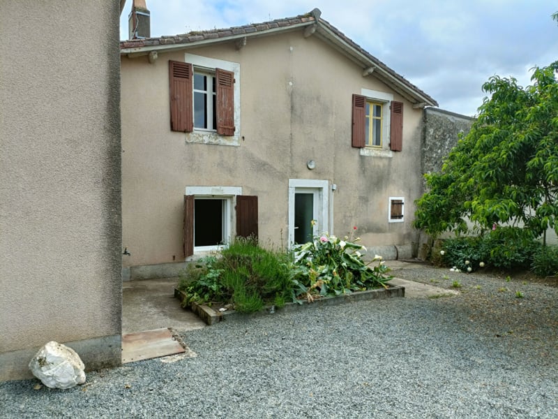 GiAccord's tweet photo. Annonce de vente : EXIREUIL - maison de bourg 75m² avec ACCORD IMMOBILIER - EXIREUIL | https://t.co/ZkvKY0nH15 https://t.co/yyqWU7YTgm