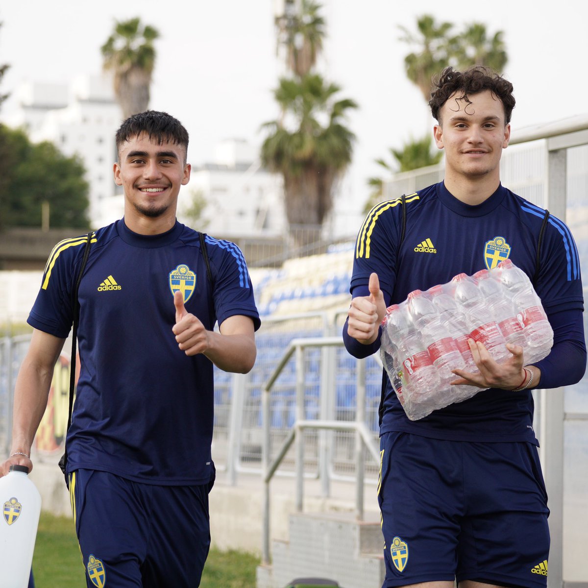 𝗠𝗗-𝟭 😀

På måndag avslutas gruppspelet i P17-EM mot Skottland 🏴󠁧󠁢󠁳󠁣󠁴󠁿 

Avspark 19.00 i SVT Play 📺

👍 𝗔𝗹𝗲𝘅𝗮𝗻𝗱𝗲𝗿 𝗛𝘂𝗴𝗵𝗲𝘀 | <a href="/Malmo_FF/">Malmö FF</a> 
👍 𝗘𝗹𝗶𝘀 𝗕𝗶𝘀𝗵𝗲𝘀𝗮𝗿𝗶 | <a href="/bpfotboll/">BP</a> 

#U17EURO | #SWEP05 🇸🇪