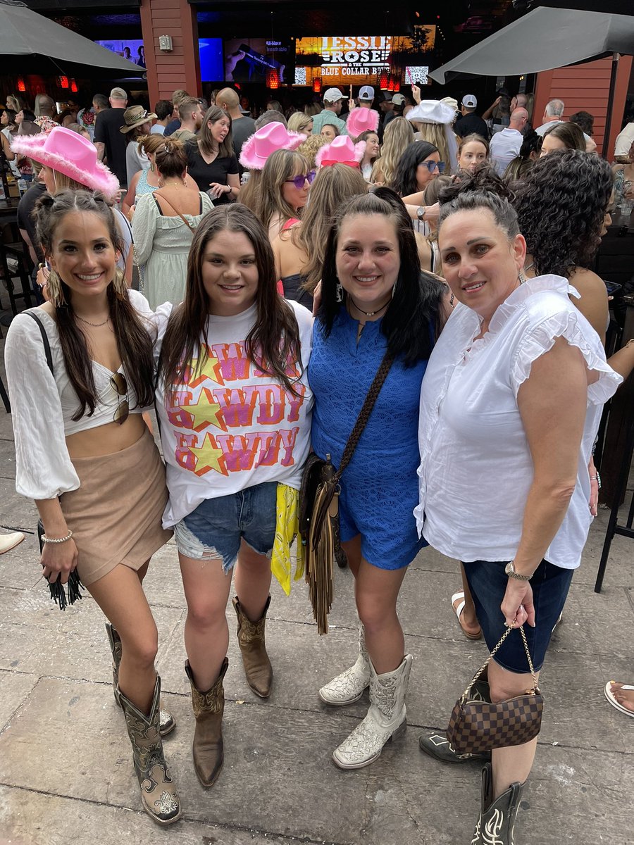 odeebz's tweet image. Nashville, ILY