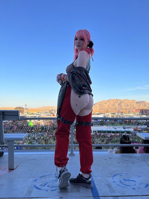 EDC day 2 was so much fun! 🫶🏻 https://t.co/hLhUgsrrl0
