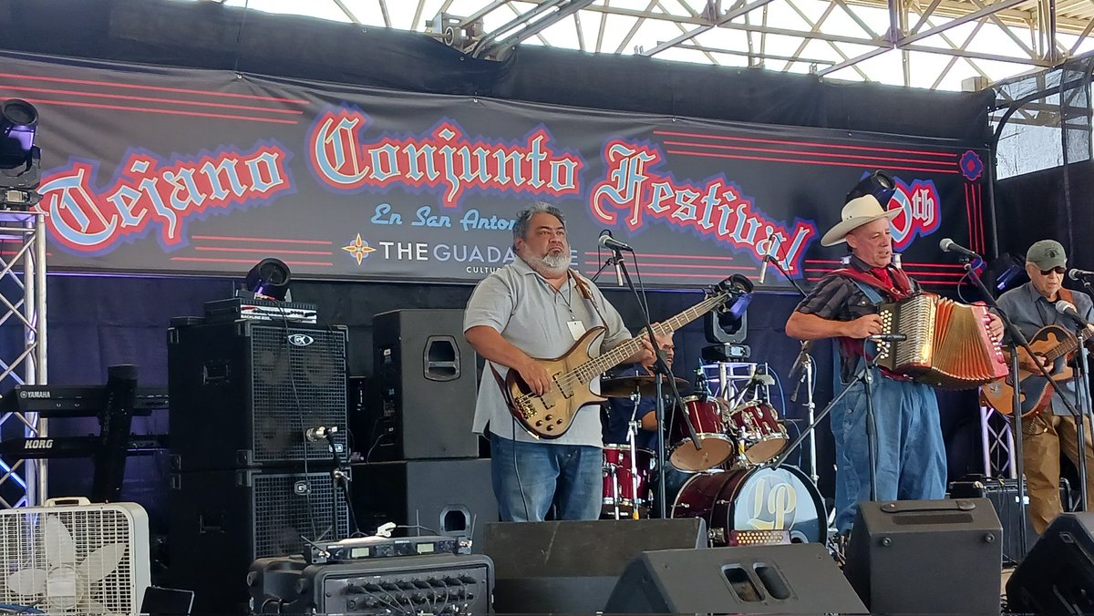 JennTPR's tweet image. What a wonderful day to be out at the Tejano Conjunto Festival 🎤🪗🎶