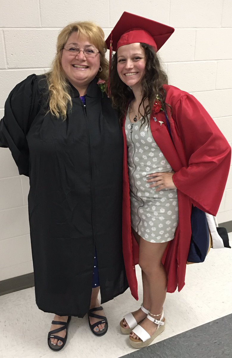 valley_spanish's tweet photo. ¡Felicidades to the Class of 2022!  Special shout out to Club members and now SV alum: @AlliNeary, @amberward22, @savannahrit22, @TucciMason14, @Bdog8686, @hotsizzlez033, @laiden_haddix, @KnightNaora, @Gentrym152, @WyMoyer, Zach S., Chance D., Rian S., Vienna S., Abigail F. https://t.co/RDqJLDhMwI
