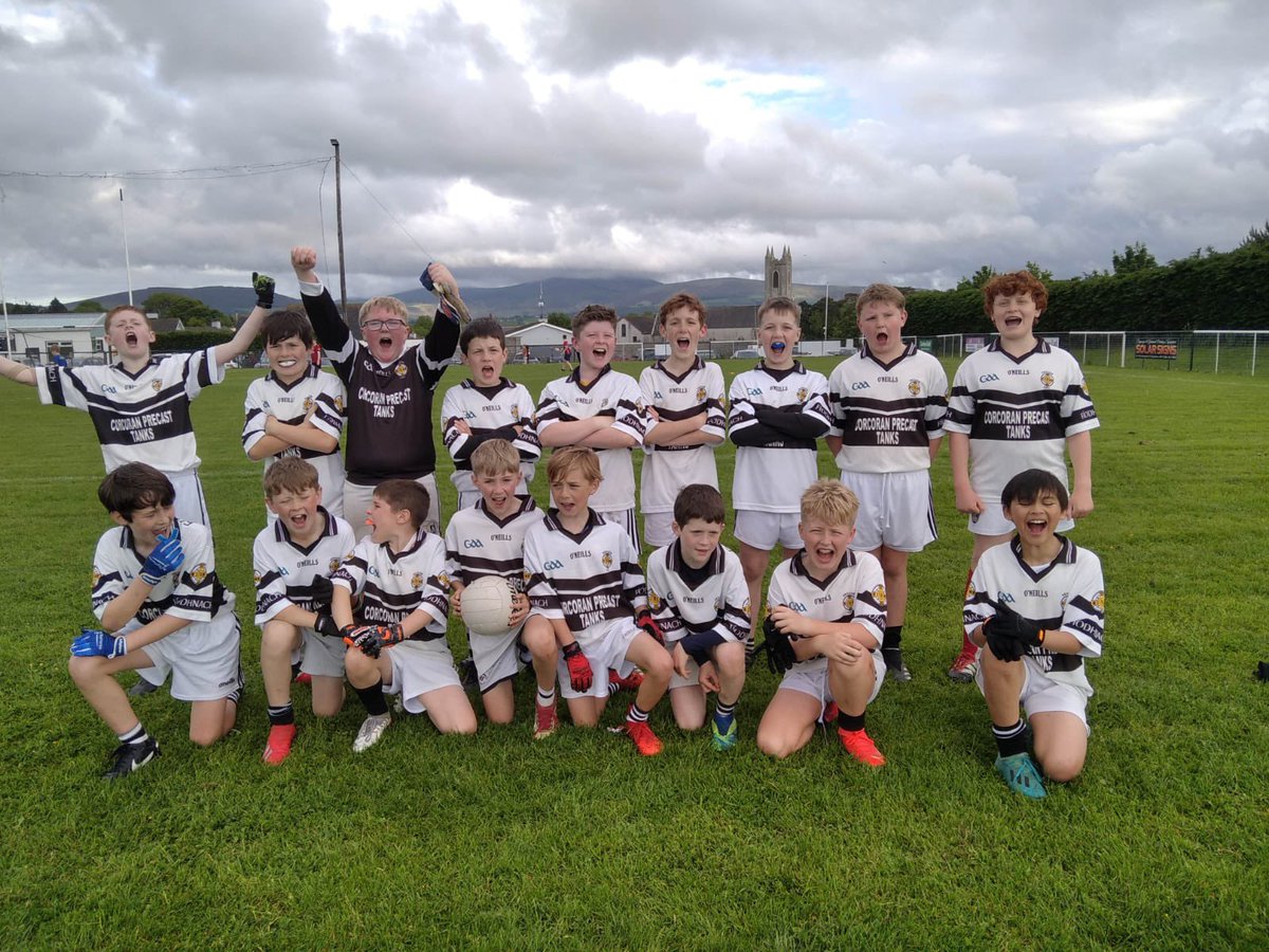 Well done to our u11 Team who had a great win v Mount Leinster Rangers in Div  1,  this evening in Fenagh. ⚽🏁
Also a big shout out to our u11 Div 3 team who were fantastic yesterday.
They were narrowly defeated by Rathvilly in Fenagh. Two fabulous games of football! 
#carlowgaa