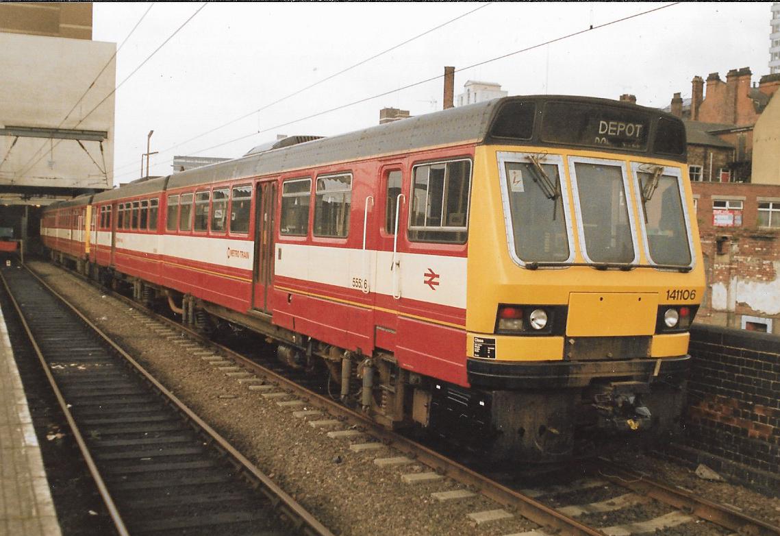 SalopianLyne's tweet image. Leeds City station 24th July 1991
British Rail Leyland Class 141 2-car Pacer 141106 &amp;amp; a class mate heading for Neville Hill depot. Both in West Yorkshire PTE Red &amp;amp; Cream. 106 would end up scrapped in the Netherlands.
#BritishRail #Class141 #Leeds #trainspotting #DMU #Pacer 🤓