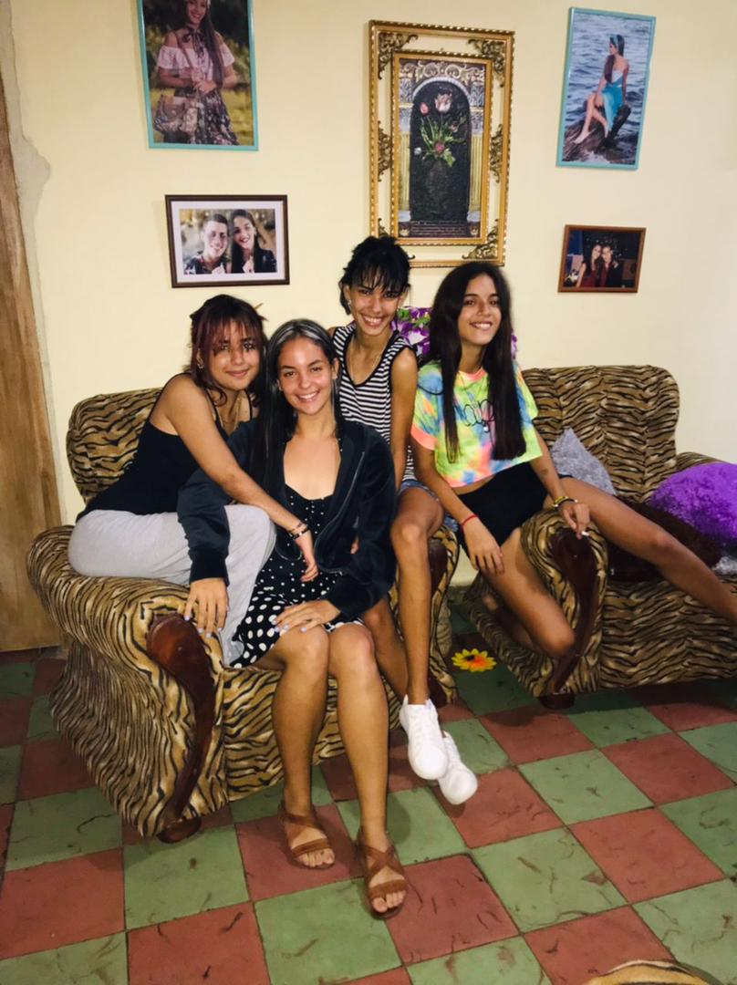 nalgasdegoma's tweet photo. Lo nuestro es hasta la cajita🏴❤️❤️ https://t.co/Eea5eNkM0m