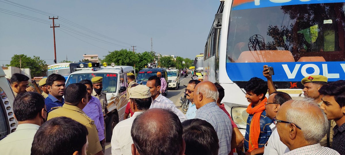 Sdm co and arto ke sath वाहनों की चेकिंग 
<a href="/DmKheri/">DM LAKHIMPUR KHERI</a>
<a href="/ChiefSecyUP/">S.P. Goyal, Chief Secretary, GoUP</a> <a href="/CMOfficeUP/">CM Office, GoUP</a>