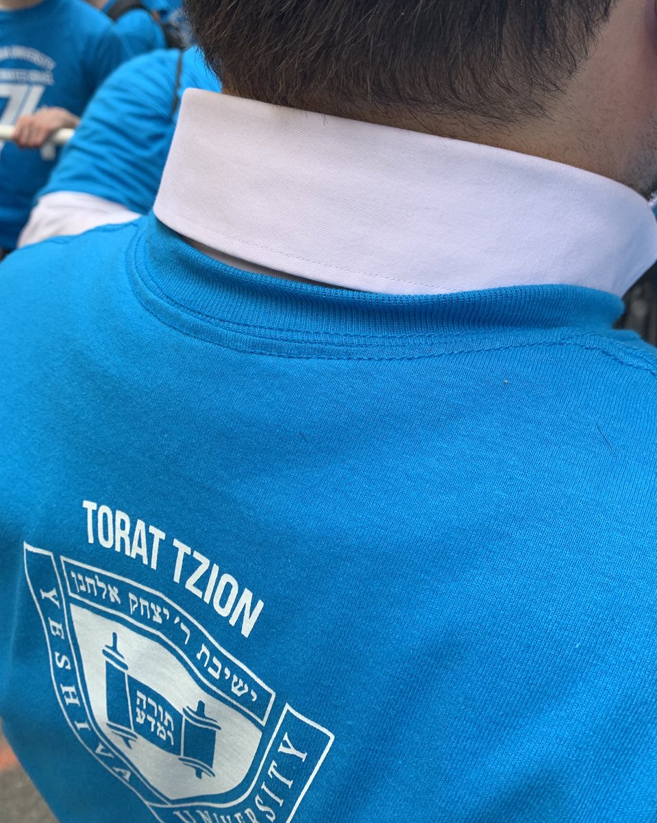 dovemerson's tweet image. Tell me you’re a rebbe without telling me you’re a rebbe 😆
#PopTheCollar #AndTheSleeves
#CelebrateIsraelParade2022
@CelebrateIsrael