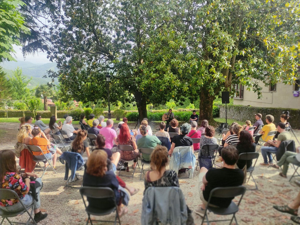 Hasi dugu 2022ko KantagiLtza Miren Narbaizarekin eta Gotzon Barandiaranekin