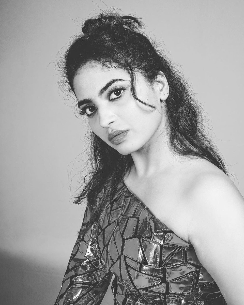 harika_alekhya's tweet photo. Love Someone..But start it with you❤️ https://t.co/I56OBhiUSd