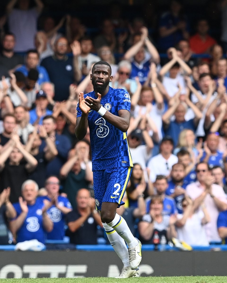 ChelseaFC's tweet photo. A standing ovation for @ToniRuediger. 👏

🔵 1-0 🔴 [69] #CheWat https://t.co/EDniOX3R8x