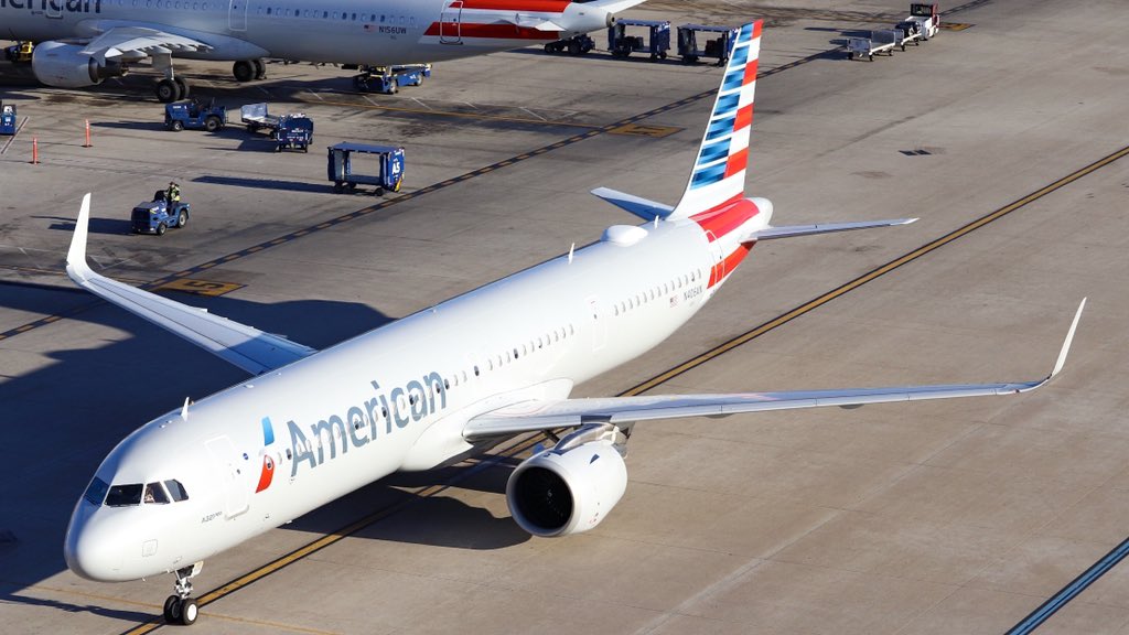 flyingpencilavi's tweet photo. At the time of these photos, this was American’s 5th A321 Neo. This beauty was returning from Anchorage during the summer of 2019. https://t.co/XEFWJEWlOy