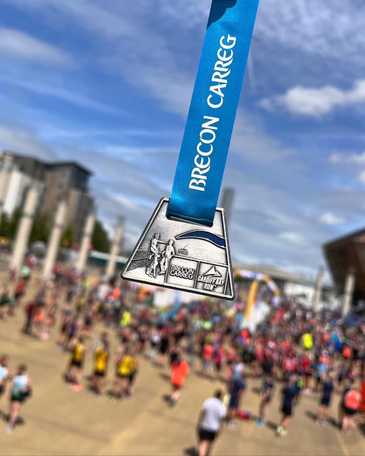 BreconWater's tweet photo. What a great day we had at the @Run4Wales #CardiffBayRun! And we couldn’t have asked for better weather☀️🕶
Stay tuned for our highlights vid🎥…
#BreconCarreg #CardiffBay #CardiffBay10k https://t.co/y2FXyGZ0GJ