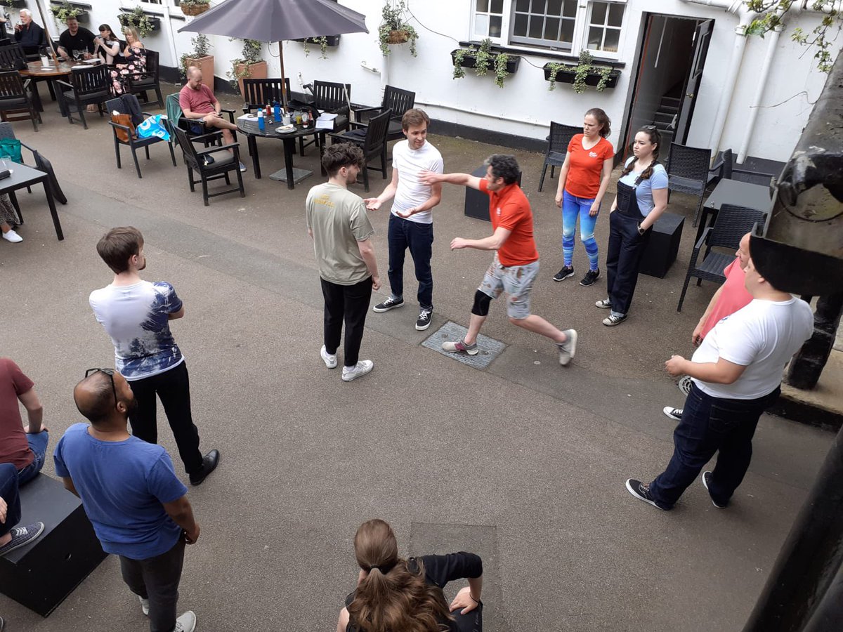SATG_Huntingdon's tweet photo. There was a rumble going down in the courtyard this afternoon. Thanks to @redlyn68 for the photos.
https://t.co/6f5jMgUwtn
#ShakespeareAtTheGeorge #StageTEXT #Inclusion #OutdoorTheatre #GeorgeHotelHuntingdon #RomeoJuliet #SaTG #SaTGRomeoJuliet #SaTGRJ #TeachTheWorldToListen https://t.co/GeSwQRl0JY