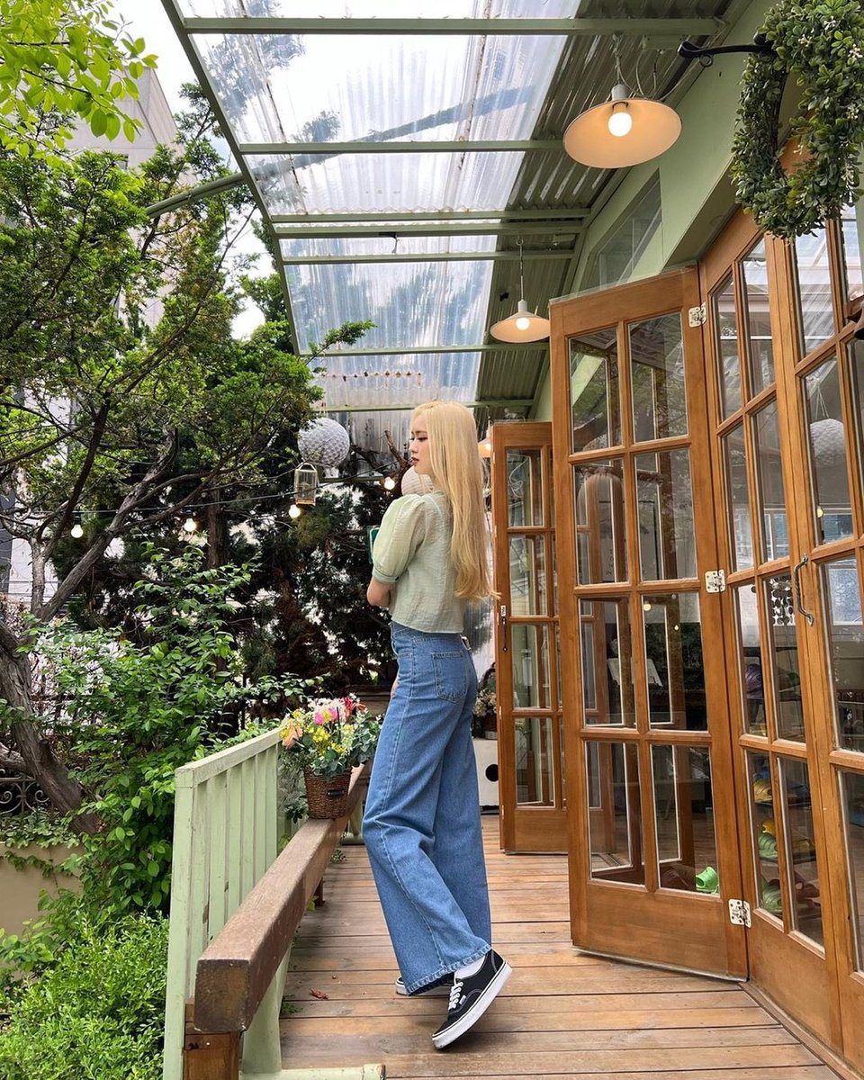 220522 #MAY instagram update 

#CherryBullet #메이 #체리블렛 <a href="/cherrybullet/">Cherry Bullet (체리블렛)</a>