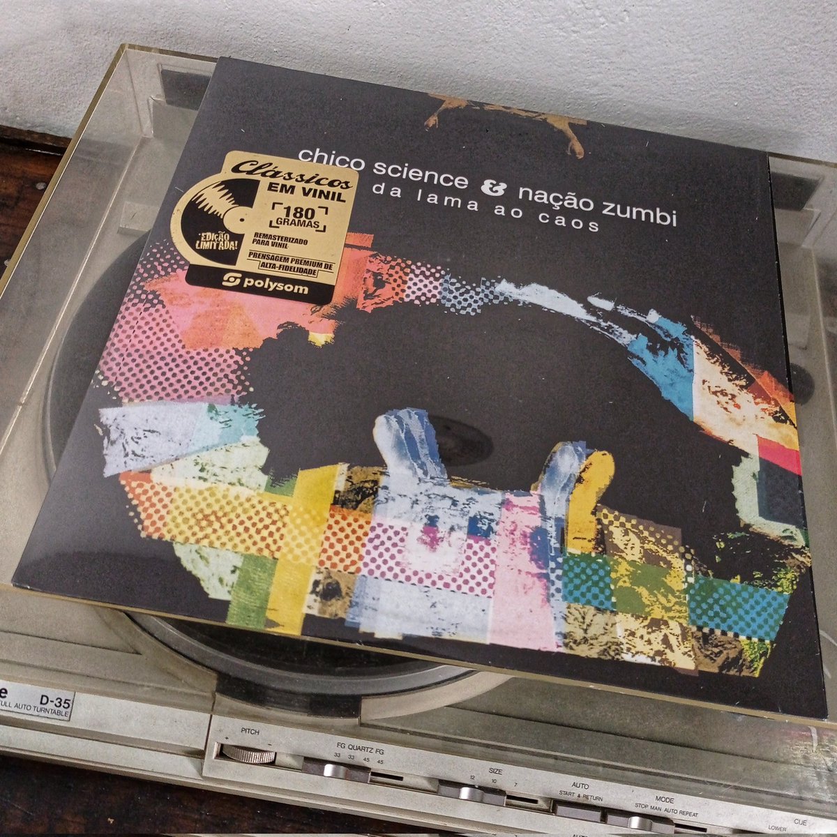 RogerioRocker's tweet photo. Chico Science &amp; Nação Zumbi - Da Lama Ao Caos #vinil #polysom #sonymusic #id332051 #vinyl #vinylpost #vinylcollection #vinylcollector #discoécultura #lps #longplays #discocollection #turnetable #tocadiscos #gradiente #d35 #gs11 https://t.co/Dkd2LFJW5N