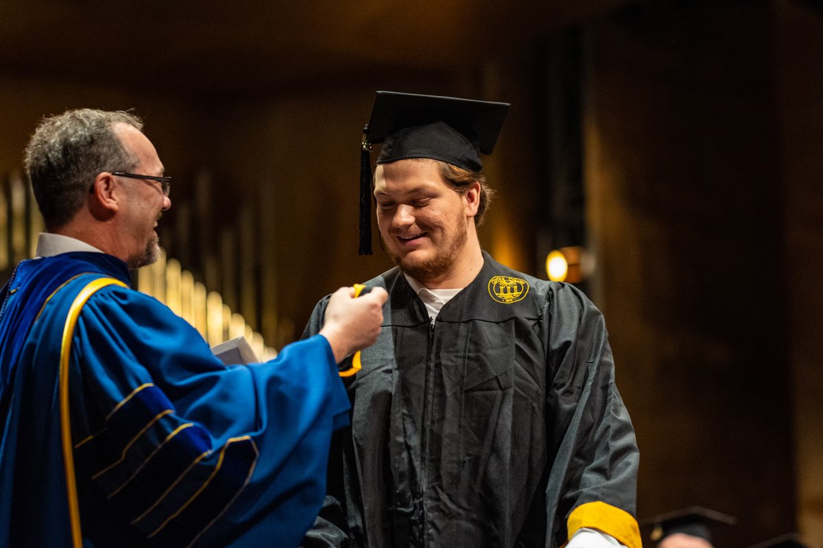 CentreC's tweet photo. Congratulations to Veronica Ann Valente and Matthew Brackin Rollo, both awarded the Class of 2022 Valedictorian prize. #Centregrad22 https://t.co/Y3fCzdiiql