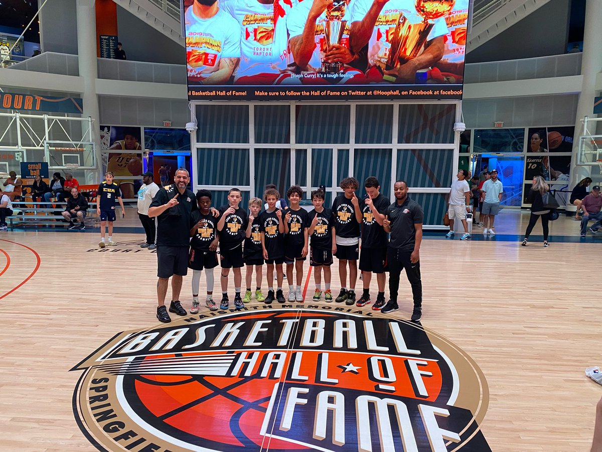 BasketBullhoops's tweet photo. Congrats to @ASAhoops 5th grade boys on their spring classic title. Bringing someπ back to the Bean! #hofsc #bbull https://t.co/sY5bG6DHiN