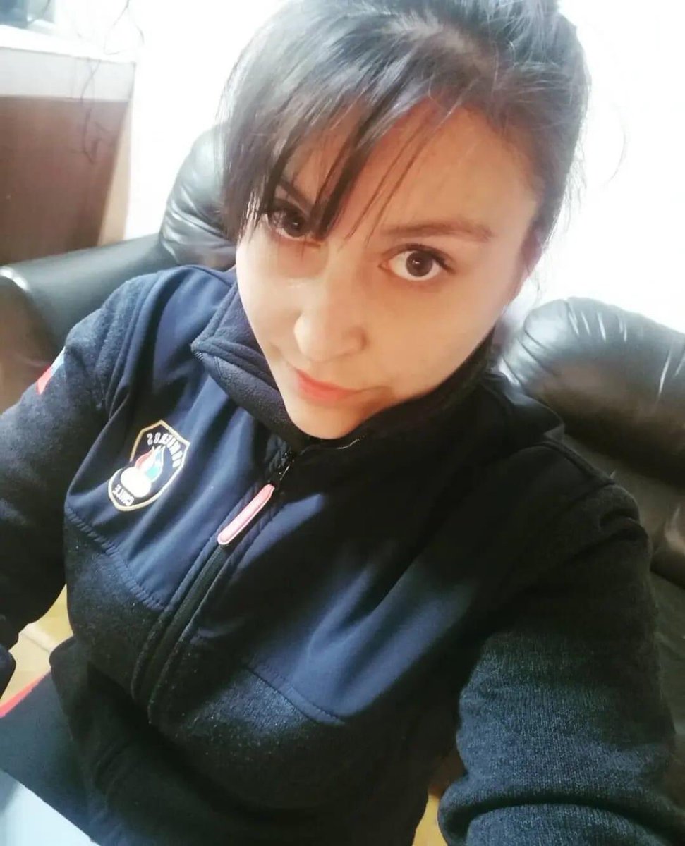 Felicitamos a nuestra Bombera Arianne Hirzel Luna, quien ha aprobado las exigencias académicas definidas en la Resolución N°100 del año 2014, para lograr la condición de BOMBERO OPERATIVO.

👏👏👏👏👏

#ElOrgulloDeSerQuintino