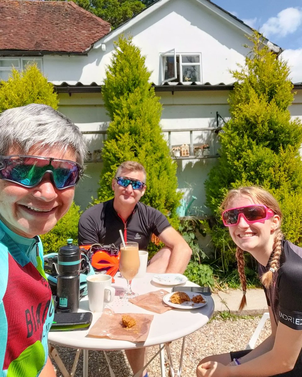 ChristinaDove7's tweet image. The return of the Sunday Social. Loved it!
.
The sun shone, there was coffee, views, banter and lots of lambs 🐑
.
Hope everyone is having a fab weekend
.
#merceractive #aatr #ukcyclechat #duathlete #duathlontraining