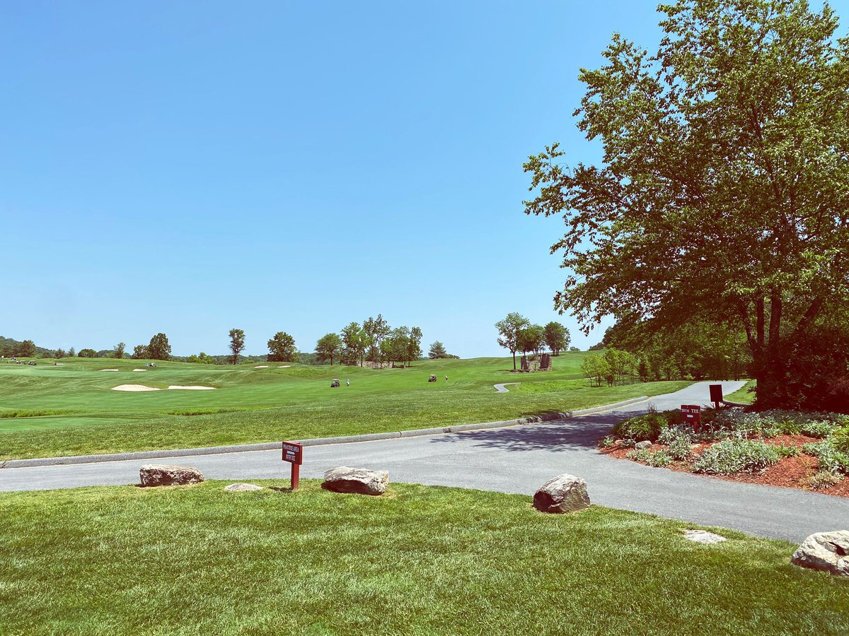 An absolutely gorgeous day for golf!  #bookyourteetime #getoutandplay #springgolf #bringonthesunshine #funwithfriends