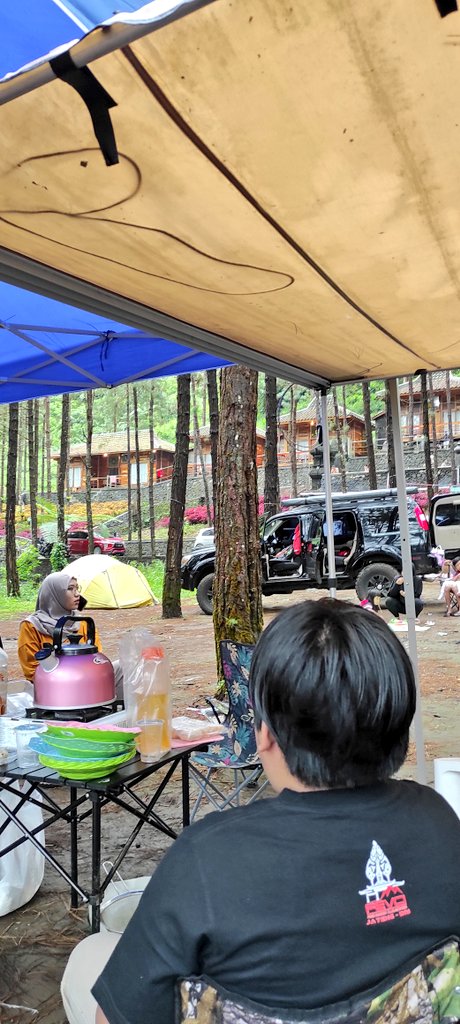 Adem nya kalau lagi gini doang. Selebihnya panas panasa