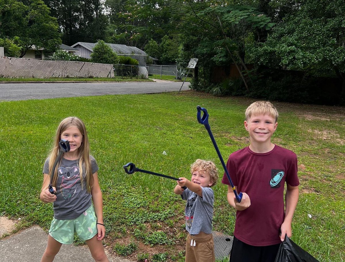 F3Tallahassee's tweet photo. The “Go Rogue for Clean Roads” quarterly road cleanup project was a great success yesterday. Thanks to all the HIMs and their 2.0s for making it happen. #F3Tallahassee #3rdF @F3Nation https://t.co/8HSEBmIXPj