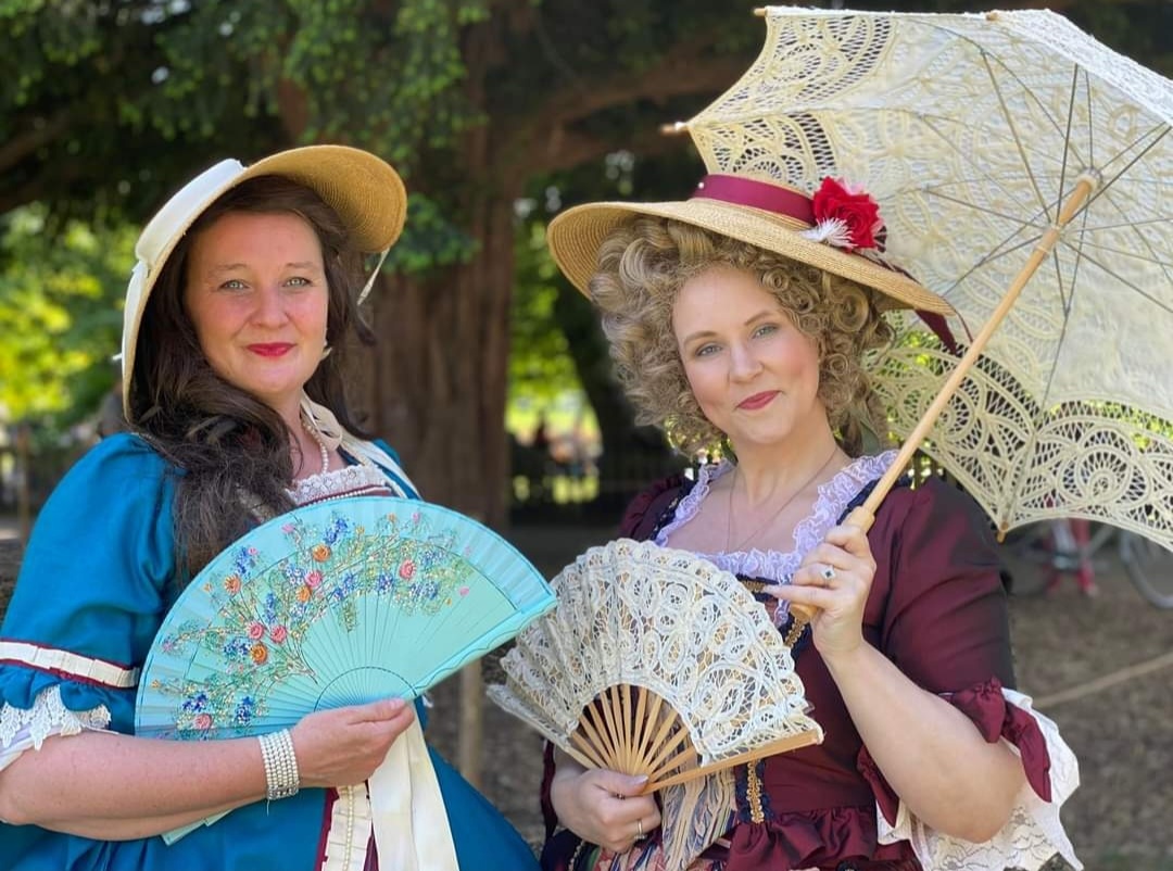 historical_kate's tweet photo. @EHMarbleHill have had a splendid weekend at Marble Hill House as Lady Henrietta Howard. I especially enjoyed playing nine pins! #lovinghistory #livinghistory #historicalinterpretation #Twickenham #glitterati #18thcentury #historysmaid #Englishheritage https://t.co/aMV5TZkp7z