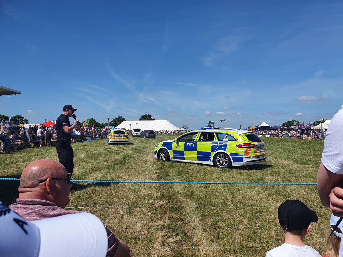 Brilliant show by @EPDogs at <a href="/EssexYFCShow/">Essex YFC Show</a> today - one of the highlights of a fantastic day out🚜🌞