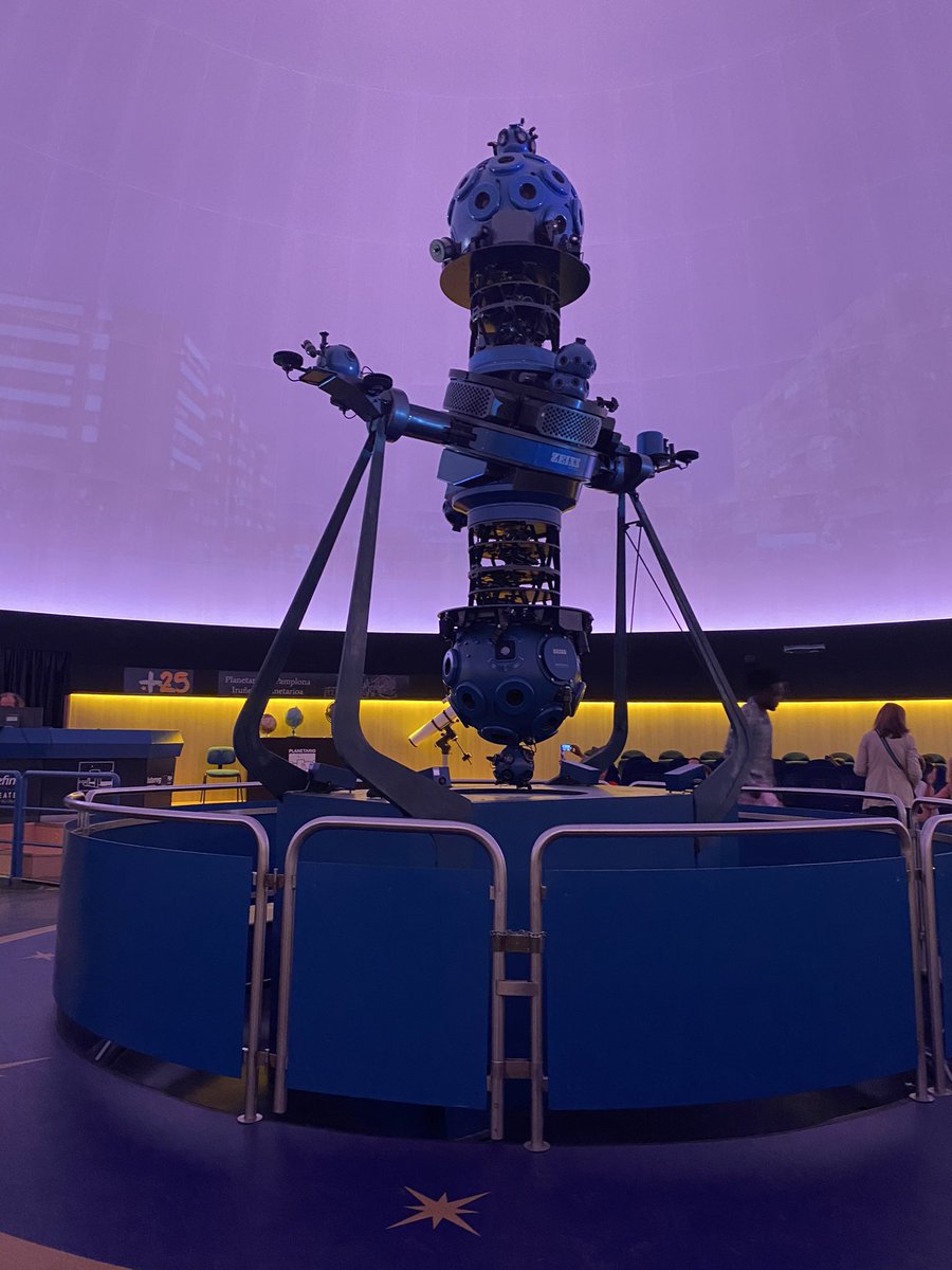 dienabahle's tweet photo. El en planetario de Pamplona https://t.co/gp4rews3xJ
