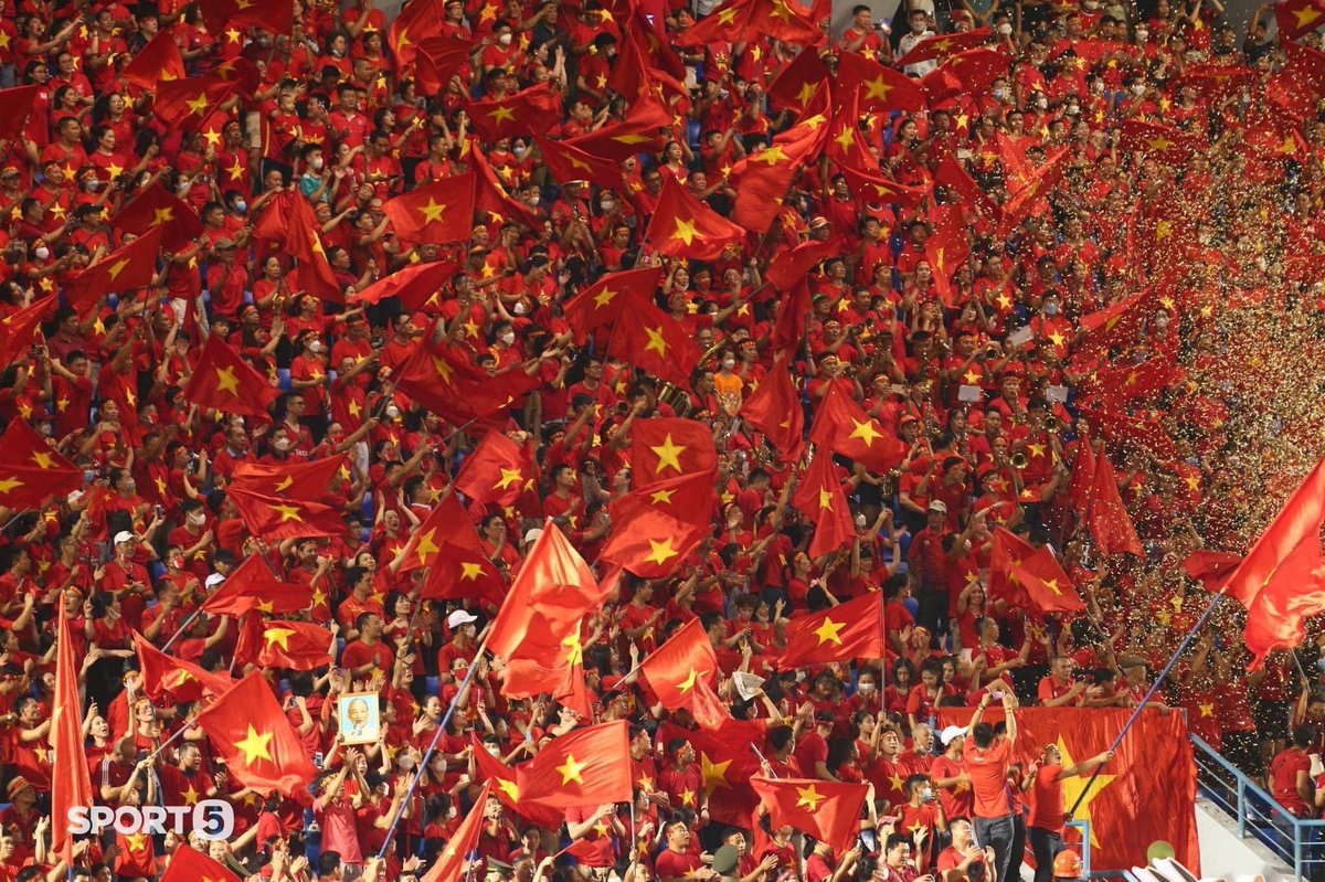 miannhh_'s tweet photo. We are champions 
Men’s football &amp; Woman’s football 
VIỆT NAM VÔ ĐỊCH 🇻🇳🇻🇳🇻🇳🇻🇳
#SEAGames2021 #SEAGames31 
#TheresNoOneAtAll #SonTungMTP https://t.co/hl6qNhJGrb