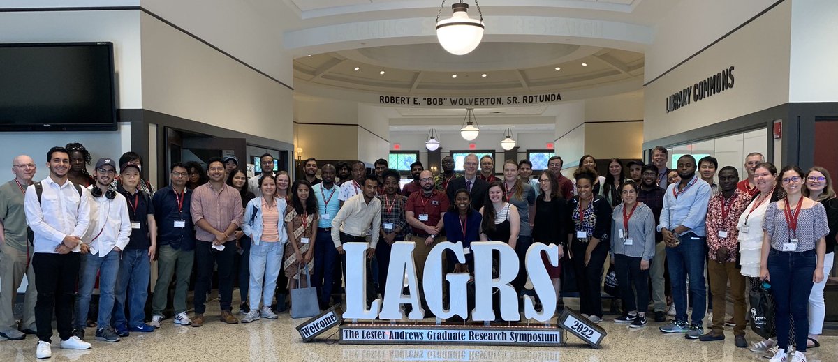 polychemdogs's tweet image. LAGRS 2022 celebrates graduate student research and entrepreneurism with Prof. Craig Hawker at MS State!  Great show CGSA, ChemDawgs, &amp;amp; guests.