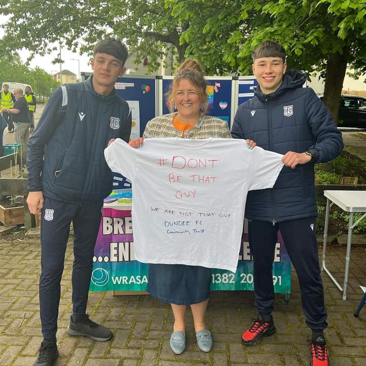 @DundeeFCCT So proud of these guys today.  Learning about sexual health &amp; engaging with <a href="/WRASAC/">The Women's Rape and Sexual Abuse Centre</a> to learn more about #DontBeThatGuy &amp; how they can work with peers to lead to a better, kinder, loving Dundee 💛🌈 Love is Love