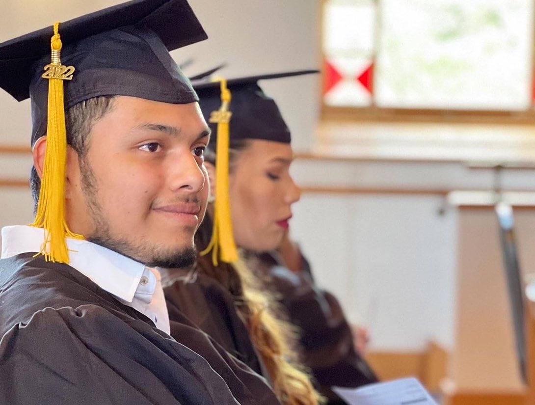 baconecollege's tweet photo. Bacone College celebrated their Spring 2022 Commencement on Saturday, May 14. Bacone student Kayla Palmer gave the Valedictorian speech to her classmates and encouraged them to keep following their dreams. Congratulations to all the graduates! 

#baconewarriors #warriorpride https://t.co/Mxgw32Ifw9