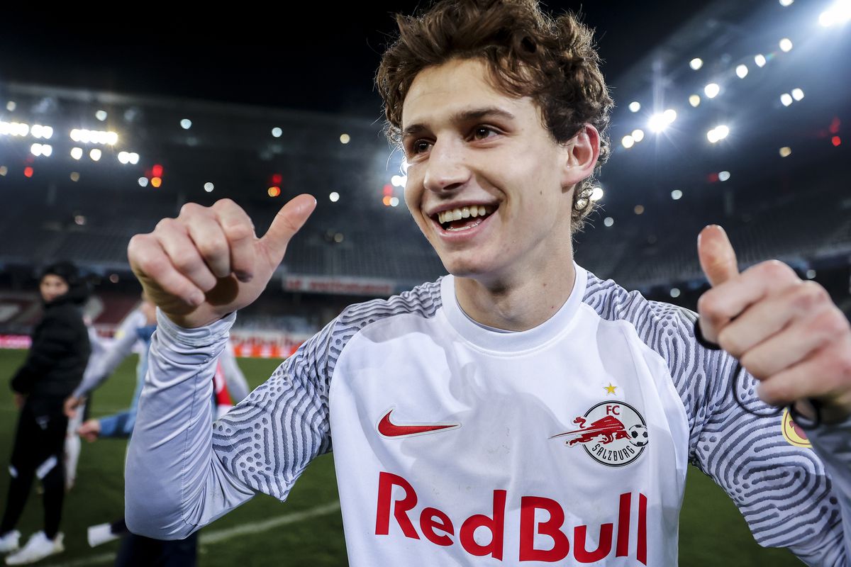 Sources: With their Premier League survival, Leeds United are finalizing a deal to acquire RB Salzburg's USMNT attacker Brenden Aaronson. Deal around $30 million was previously agreed to, pending relegation. Final steps now.

Aaronson, 21, spent 18 months at Salzburg.