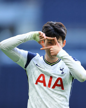 Congrats Sonny!! 1st Asian Top Scorer in EPL!!!!!
#sonheungmin #Tottenham #TottenhamHotspur https://t