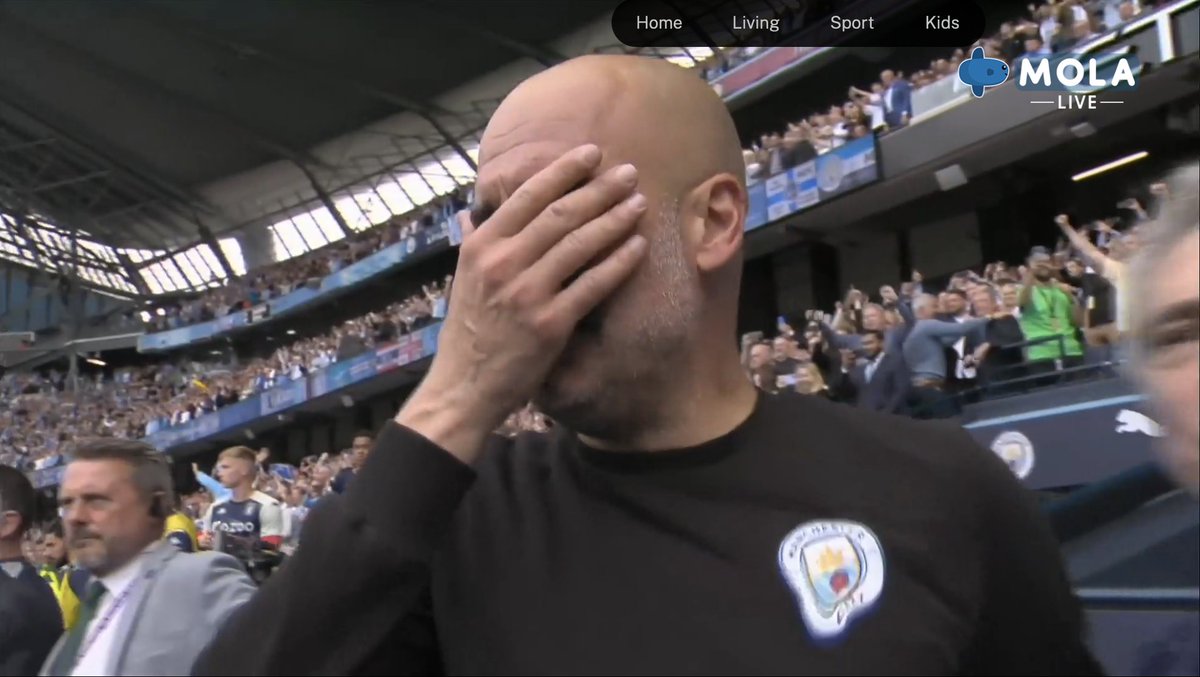 ruangtaktik's tweet photo. Selamat buat si paling kaya taktik, Pep. Banyak mengubah wajah taktik sepakbola. Pep bukan hanya soal possession atau tiki taka. Tiap musim selalu ada perubahan di tim. Musim ini, pressing &amp; transisi cepat jadi adaptasinya atas lawan2 terutama di EPL. https://t.co/Bp4Gsb7bGG