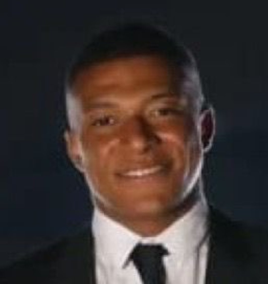 codm90's tweet photo. @KMbappe Same energy https://t.co/wir17D7yD1